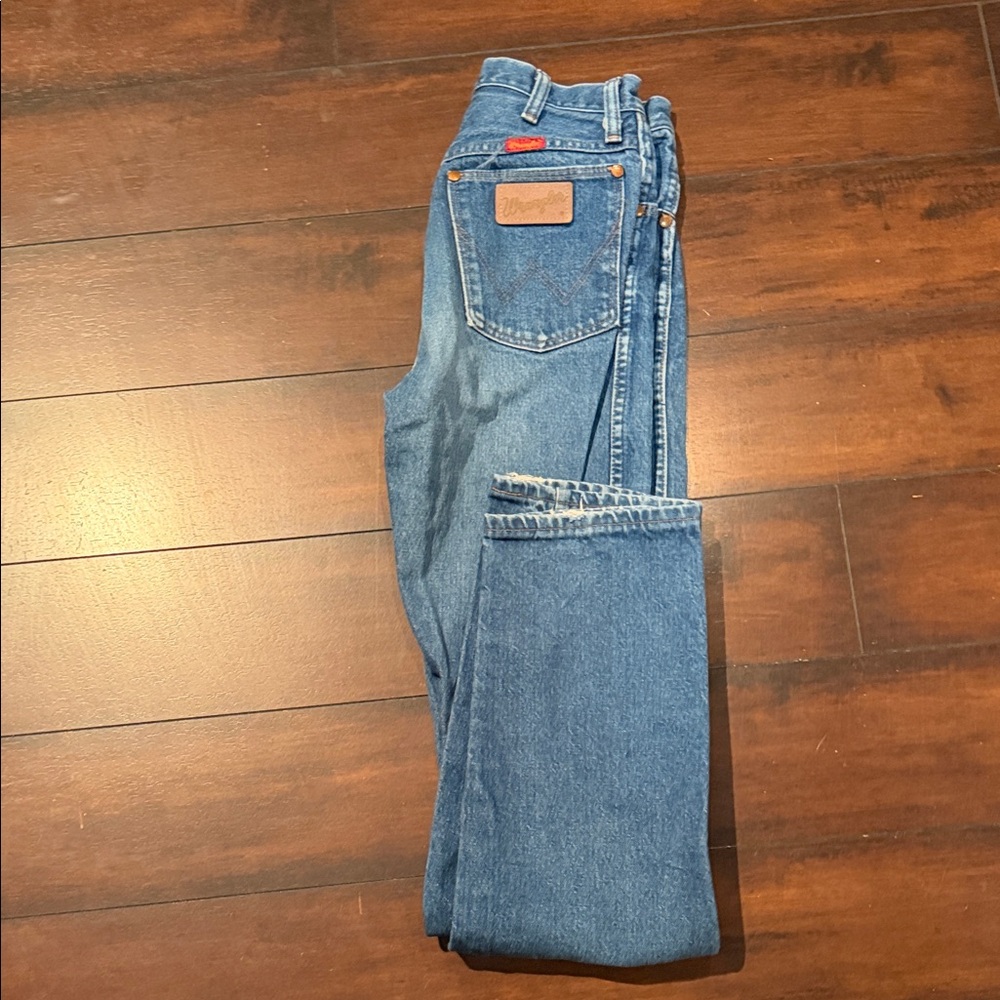 Classic Blue Women's Jeans - Picture 4 of 5